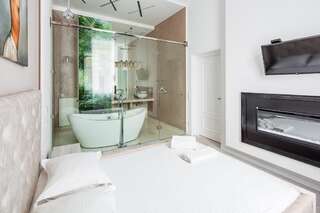 Апартаменты Deluxe apartment in Horodotska 33 Львов Апартаменты-95